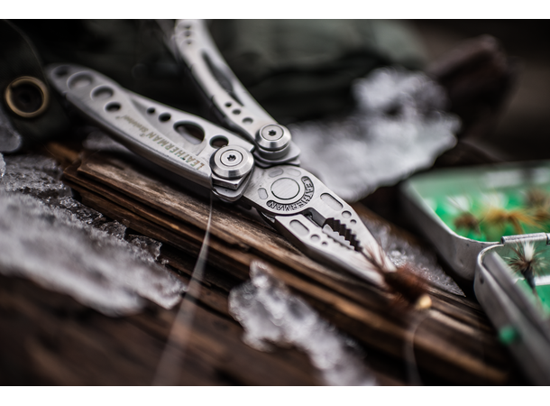 MULTIVERKTØY SKELETOOL RUSTFRI Med mulighet for gravering - Leatherman 